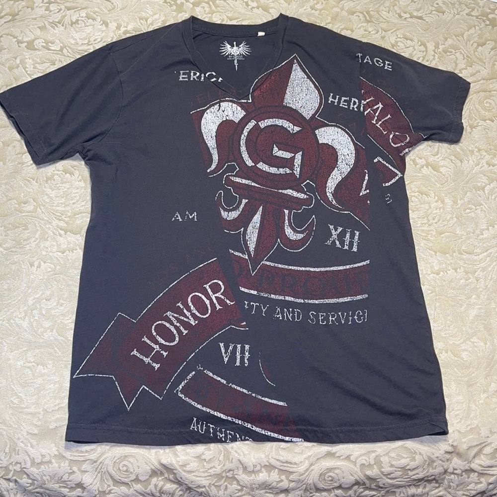 Men’s G by Guess V-Neck. Size Large.